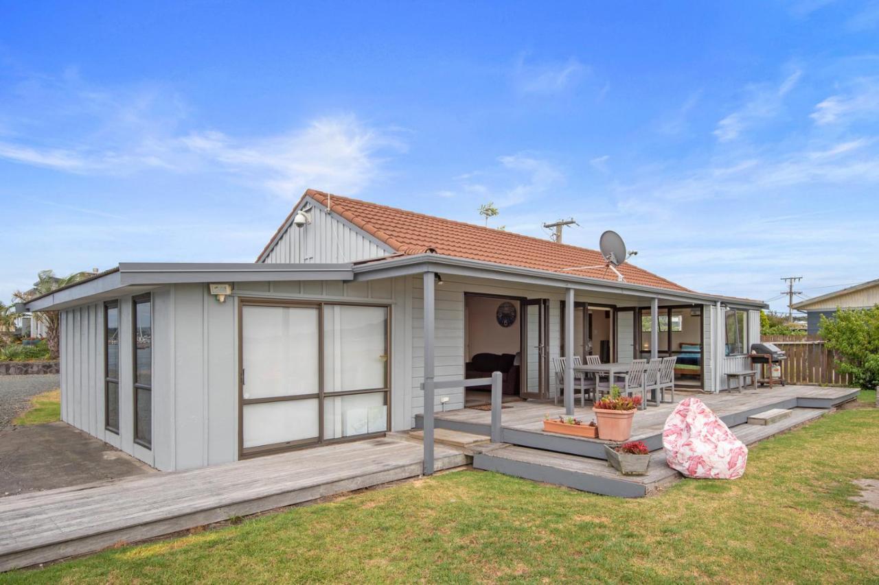 The Sunrise Bach - One Tree Point Holiday Home Exterior foto