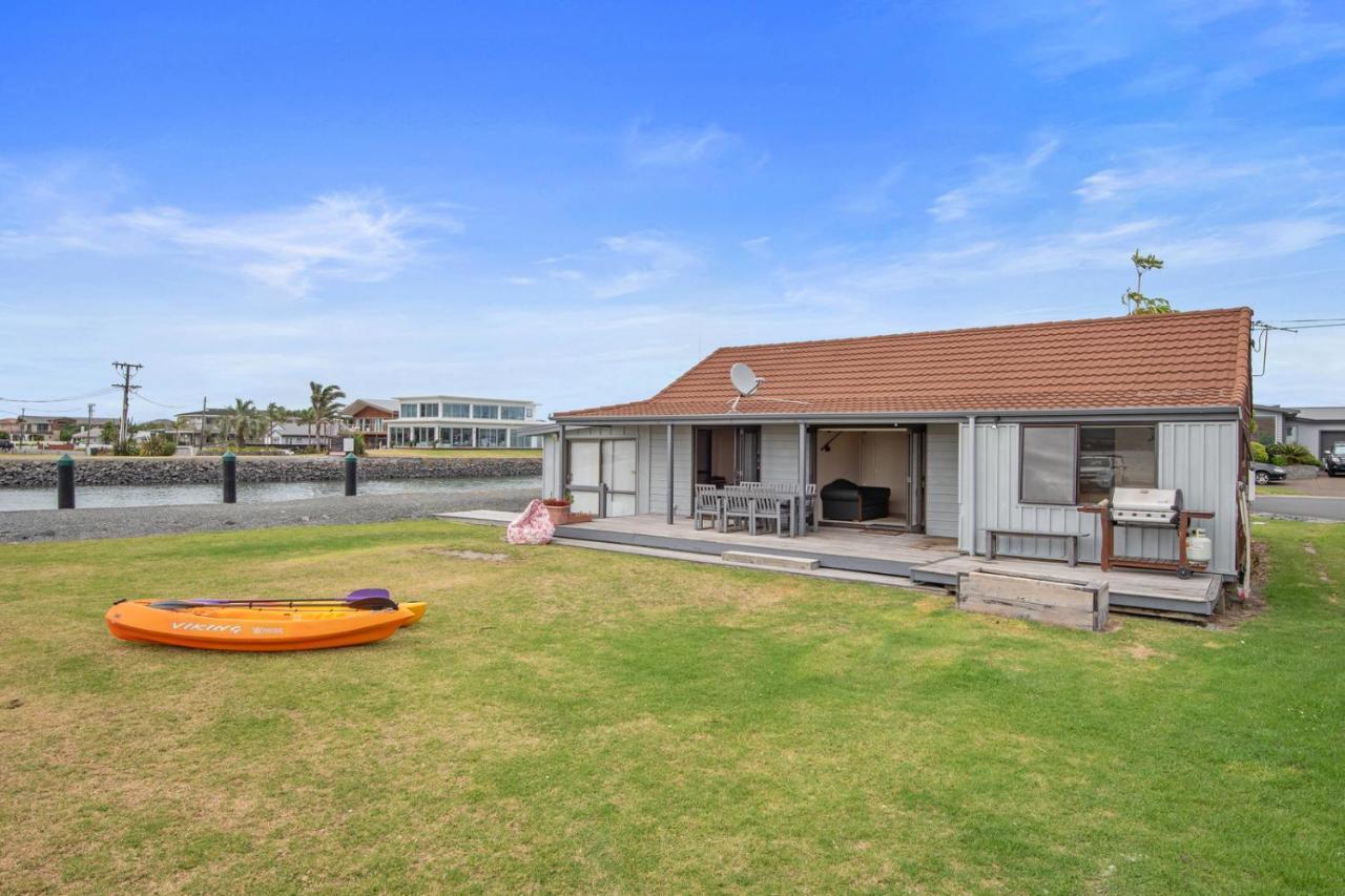 The Sunrise Bach - One Tree Point Holiday Home Exterior foto