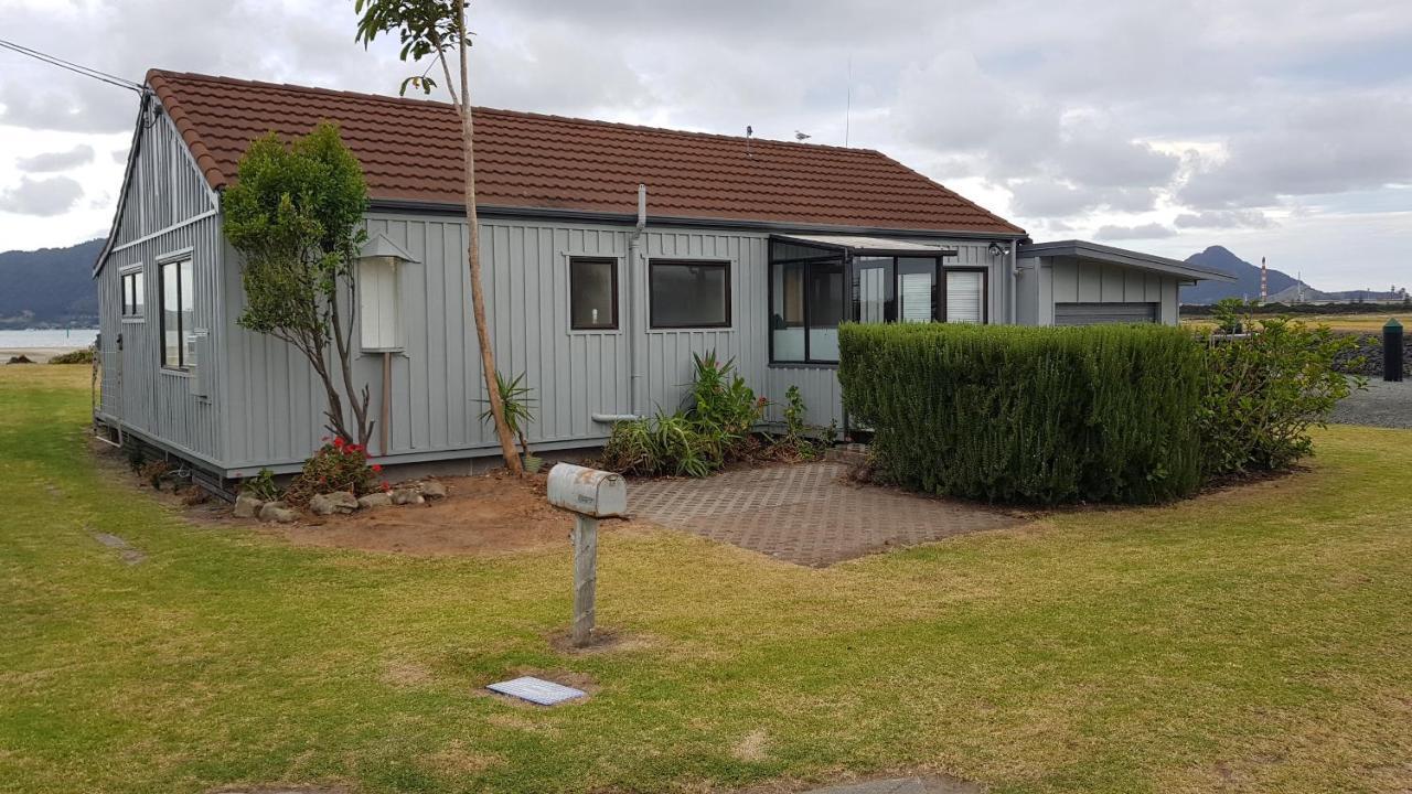 The Sunrise Bach - One Tree Point Holiday Home Exterior foto